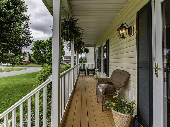 5th image of 8076 Deer Branch Dr