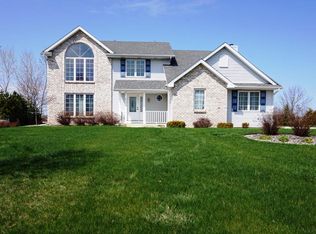 231 W Redding Cir, Belgium, WI 53004