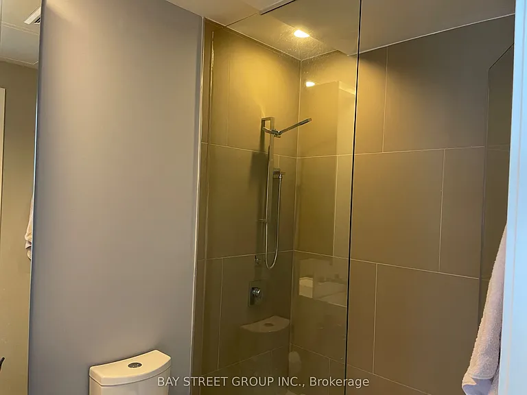 1 Bloor St E #5203 — Photo 4