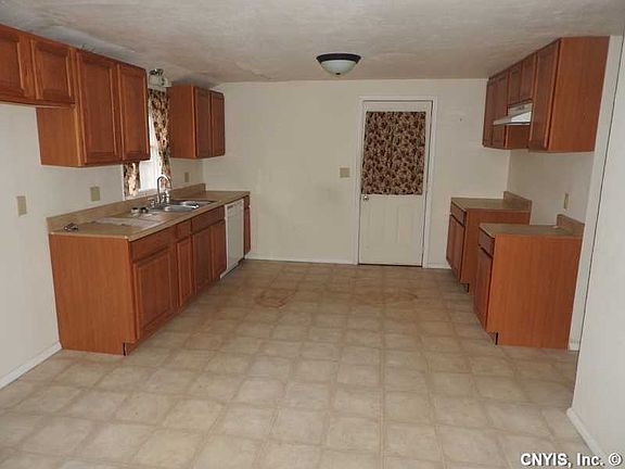 4th image of 125 Chestnut Hill Dr