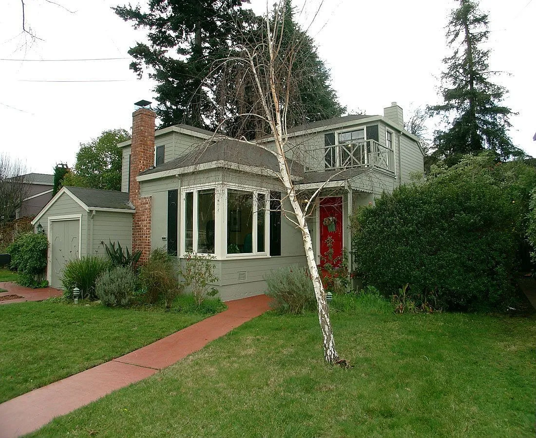 3020 Roxbury Ave photo 1