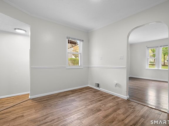 4th image of 110 Harper Avenue