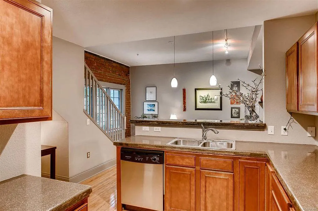 Building Photo - 3211 Zuni St #13