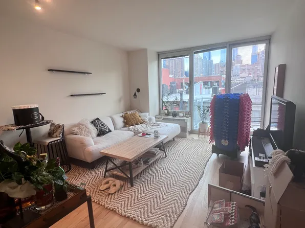 540 West 50th Street image 1 of 14