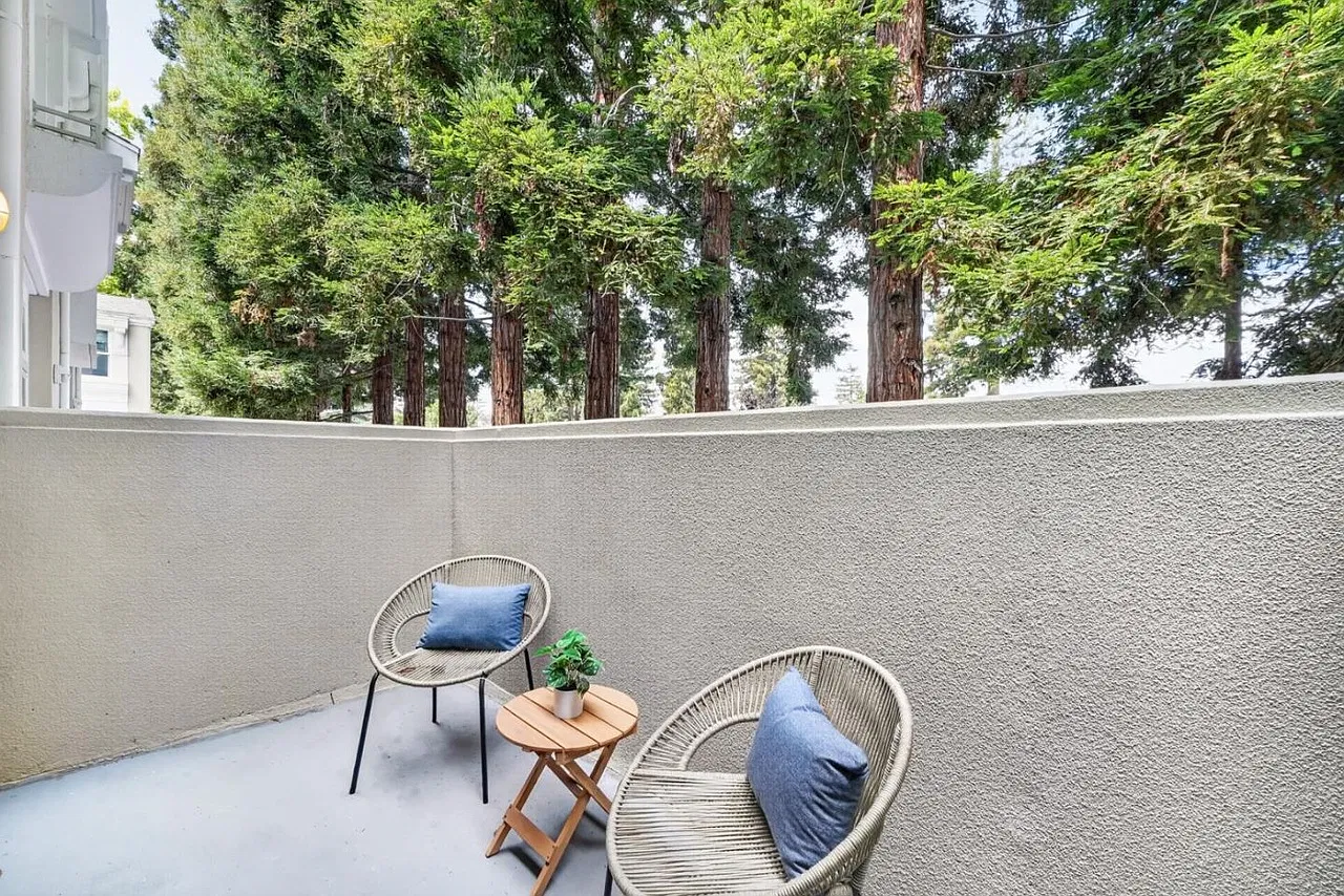 379 Dunsmuir Ter — Photo 4