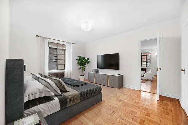 Sold by Bond New York | media 26