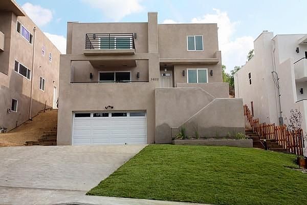 2nd image of 3922 Harriman Ave