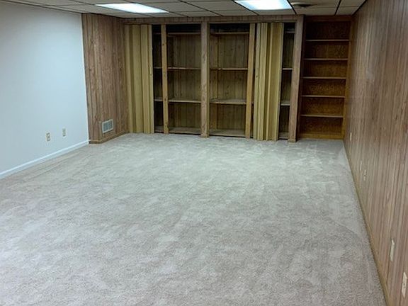 4th image of 11 Cedarwood Ln