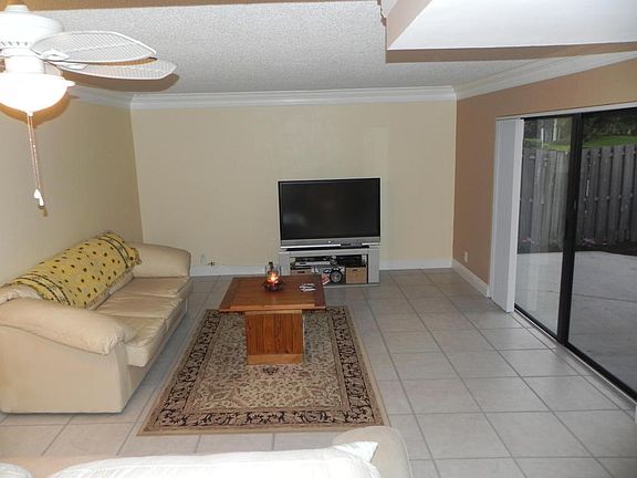 4th image of 4019 Palm Bay Cir APT D
