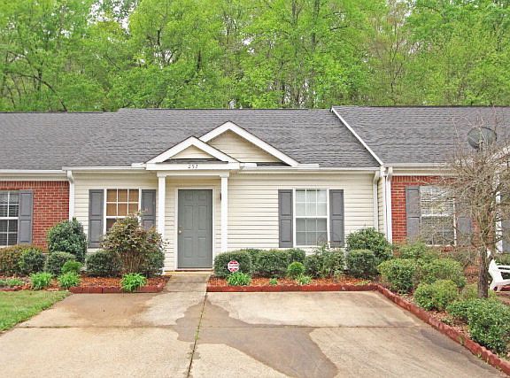 3rd image of 252 Dry Branch Ct