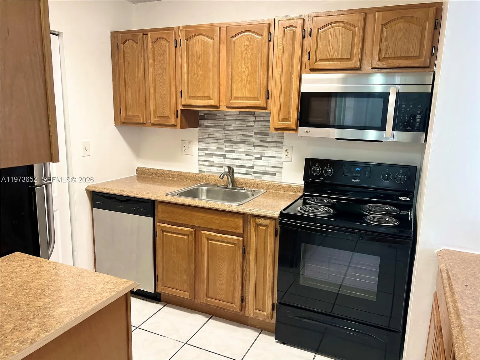 Carmel Lakes Condo No 9 — Photo 2