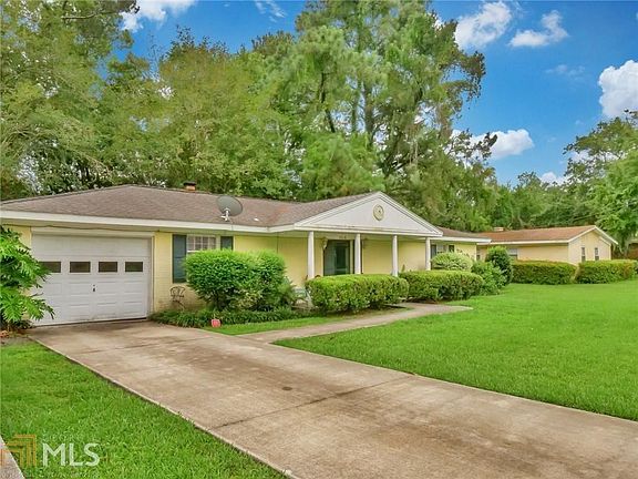 2nd image of 3018 Wildwood Dr