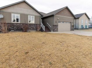 757 S 27th St, Fort Macleod, AB T0L0Z0