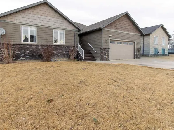 757 S 27th St, Fort Macleod, AB T0L 0Z0