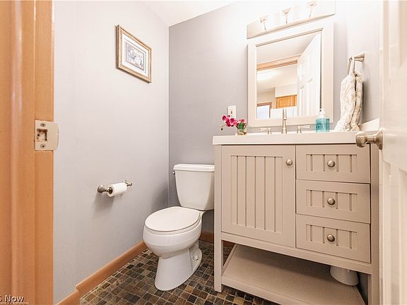4th image of 5018 Hartley Dr