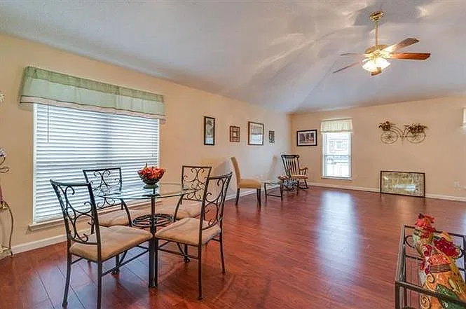 3 bed, 1235 sqft, $1,925 — Photo 4