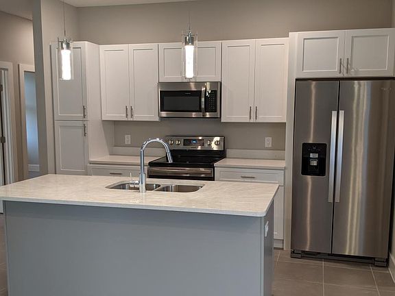 2nd image of 223 Goldenrod Ln