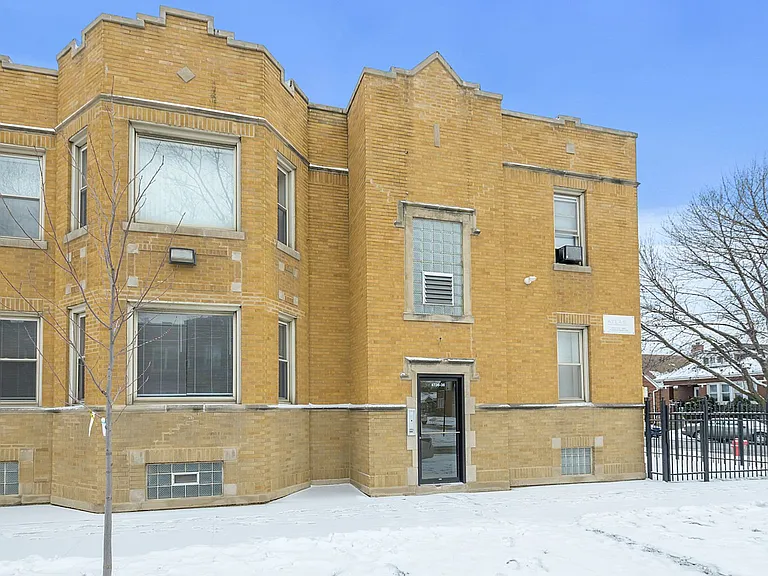 4736-4742 W 65th Mobility Zone — Photo 3