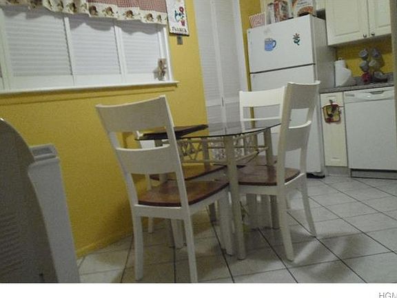 5th image of 3 Charles Ln APT 1F