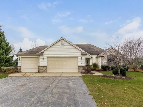 6654 Foxtail Meadows Dr NE, Rockford, MI 49341