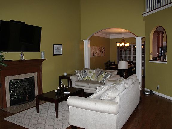 4th image of 209 Kiowa Ct