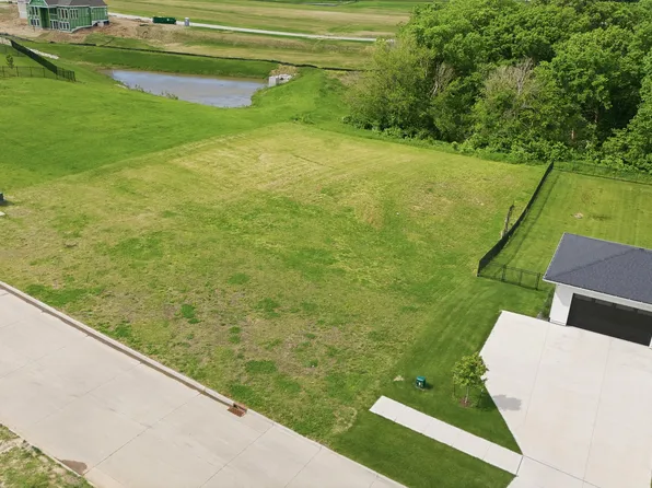 3779 SW Indigo Ave, West Des Moines, IA 50266