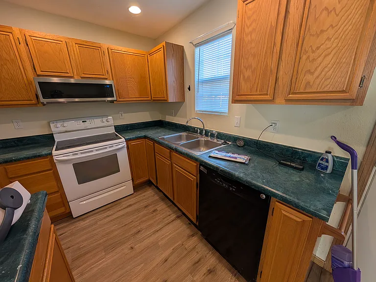 1706-1708 N Vail Ct #1706 — Photo 4