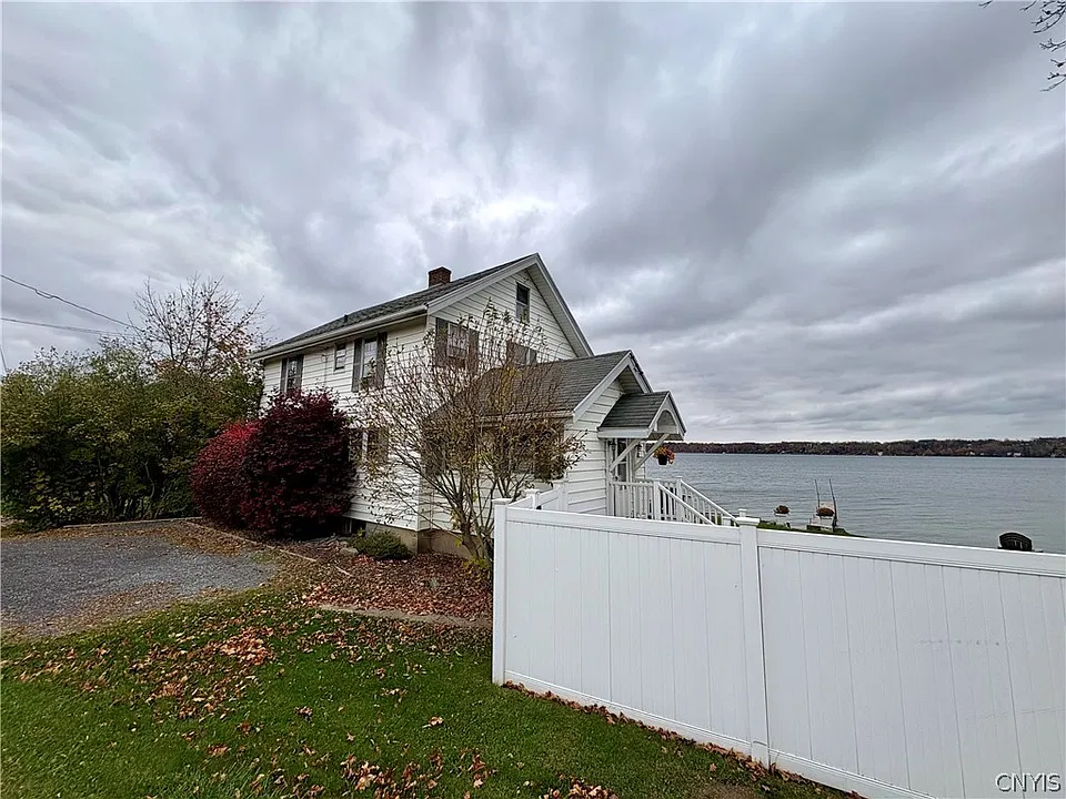 5358 W Lake Rd