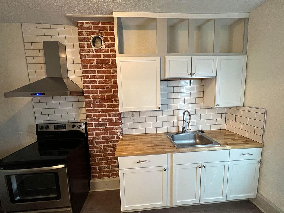 1st image of 1136 N Lasalle St