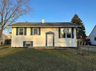 2712 N Belmont Dr, Muncie, IN 47304