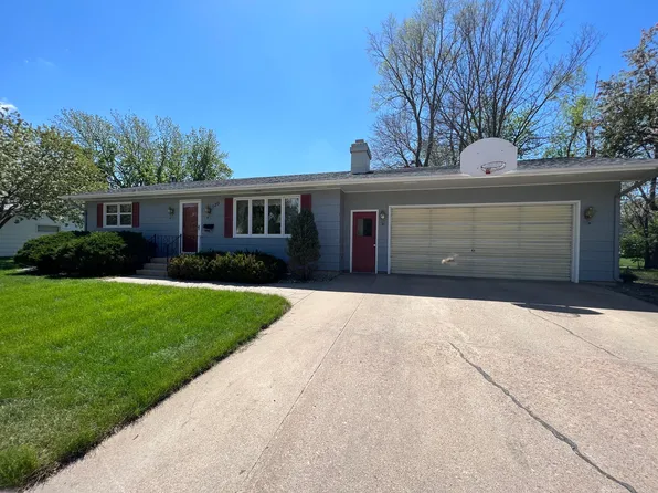 130 19th St SW, Huron, SD 57350