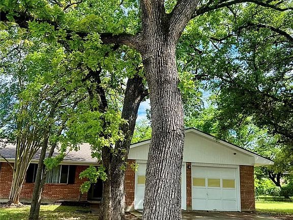4th image of 407 Fairway Dr