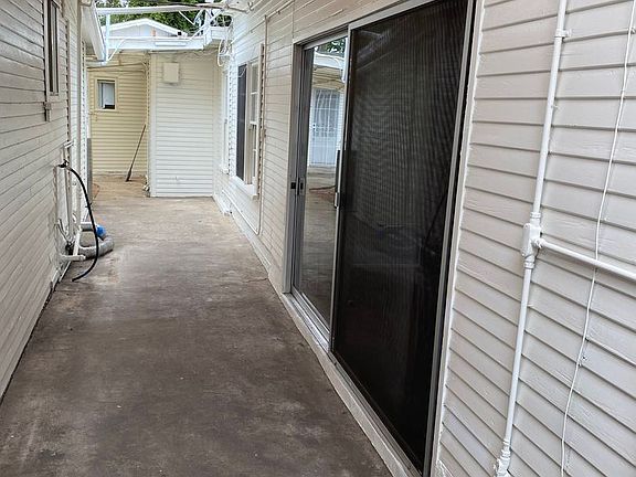 2nd image of 3122 41st St