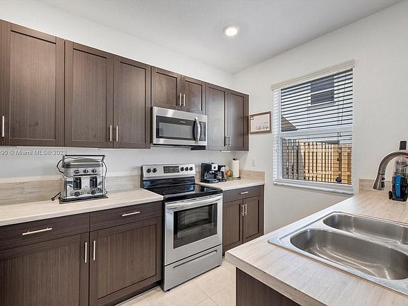 2nd image of 2661 SE 13th St #2661