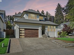 6059 Frost Ln, Lake Oswego, OR 97035