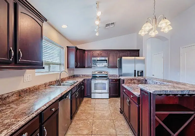 5040 S 235th Dr — Photo 32