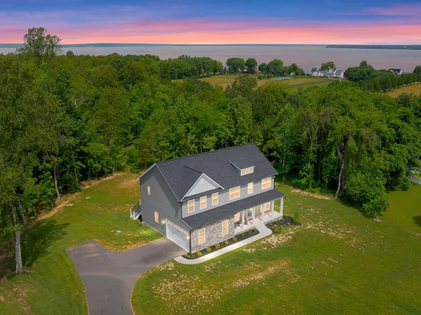7856 Fitzhugh Ln, King George, VA 22485