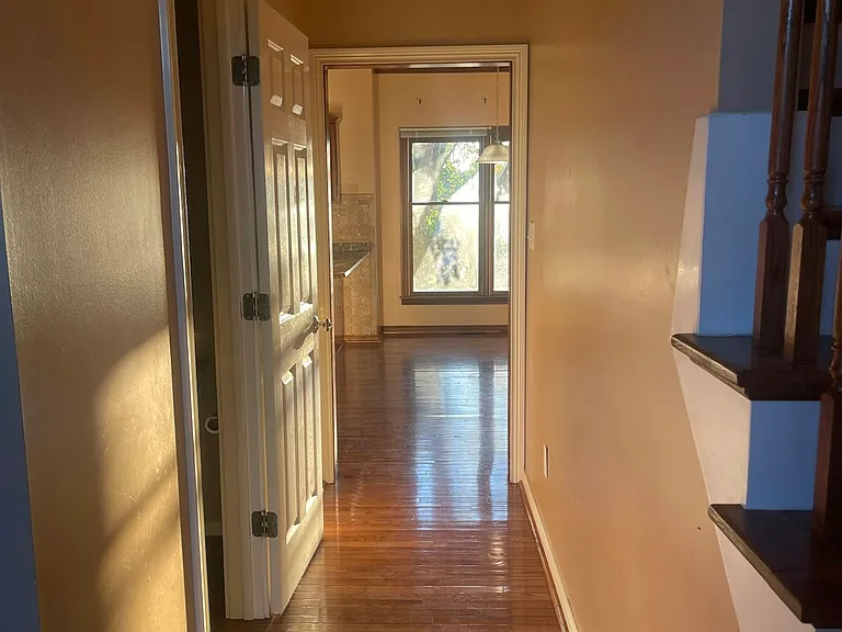 604 Emmett Creek Ln — Photo 4