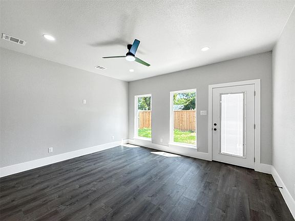 5th image of 2130 Kathleen Ave
