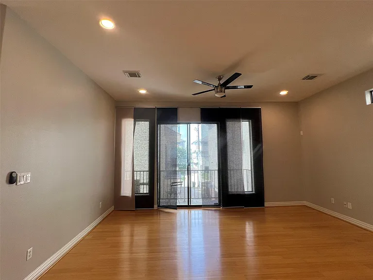 2314 Camden Dr — Photo 14