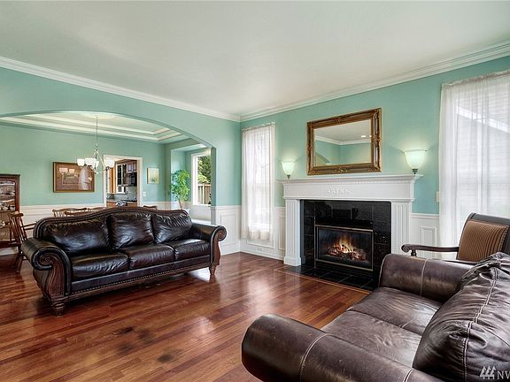 4th image of 4415 41st St NE
