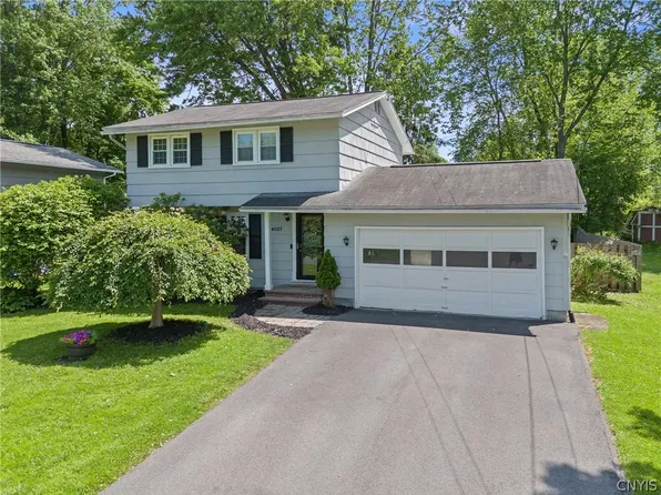 4027 Bay Park Dr, Liverpool, NY 13090