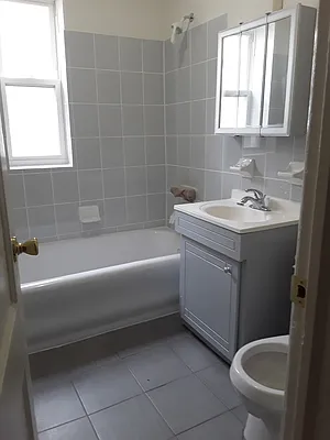 Rented by Zjama Realty Corp | media 2