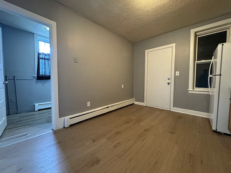 50 York St #2W — Photo 9