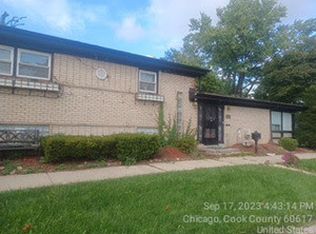 9124 S Cregier Ave, Chicago, IL 60617