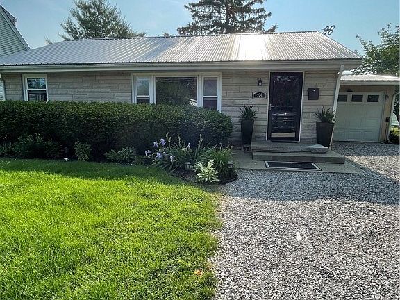 3rd image of 924 N Pine Street