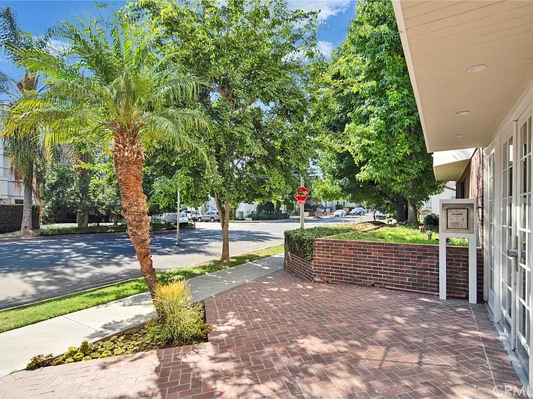 1800 Butler Ave #104 — Photo 3