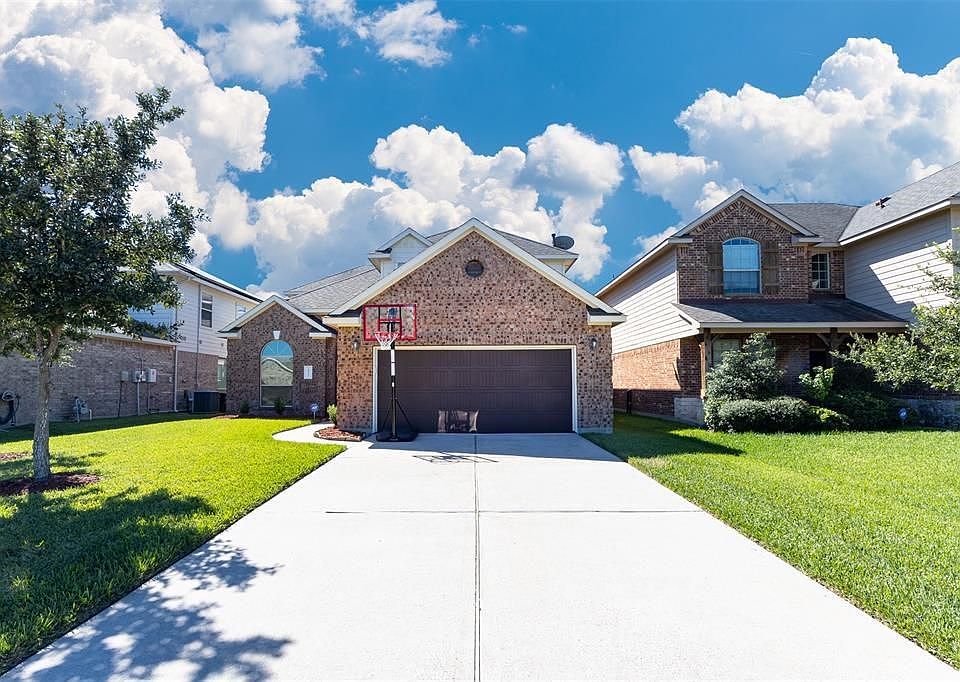1st image of 18311 Redoak Manor Ln