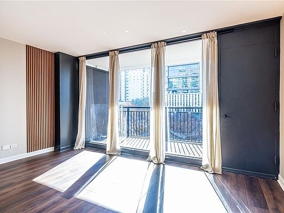 4th image of 620 Peachtree St NE APT 411