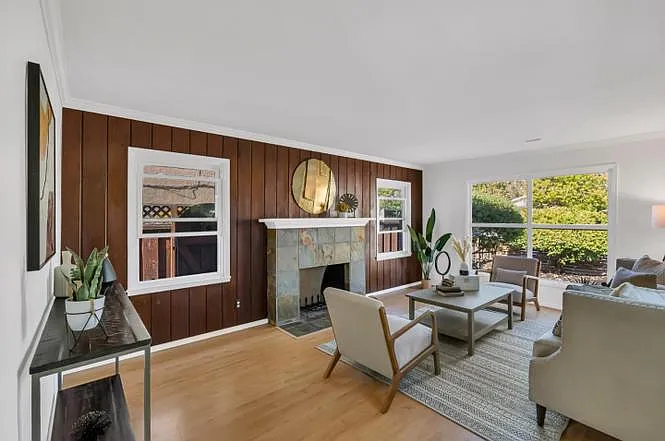 389 Lastreto Ave — Photo 7